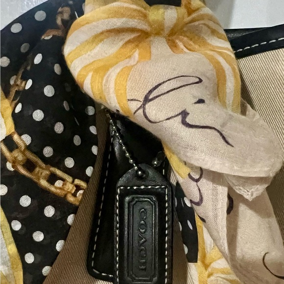 Coach cream canvas tote with navy leather trim.  VGUC - Picture 4 of 8